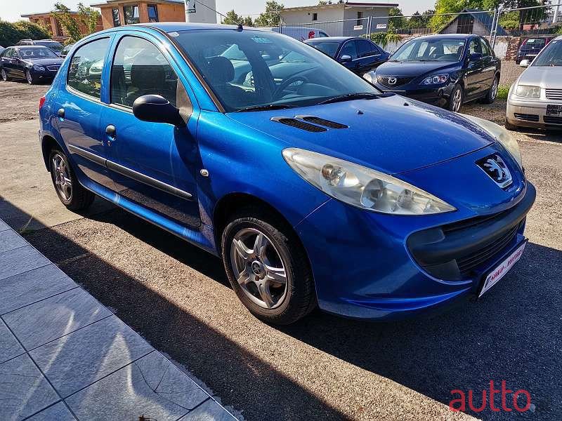 2010' Peugeot 206 photo #3