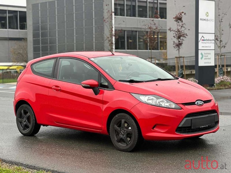 2010' Ford Fiesta photo #2