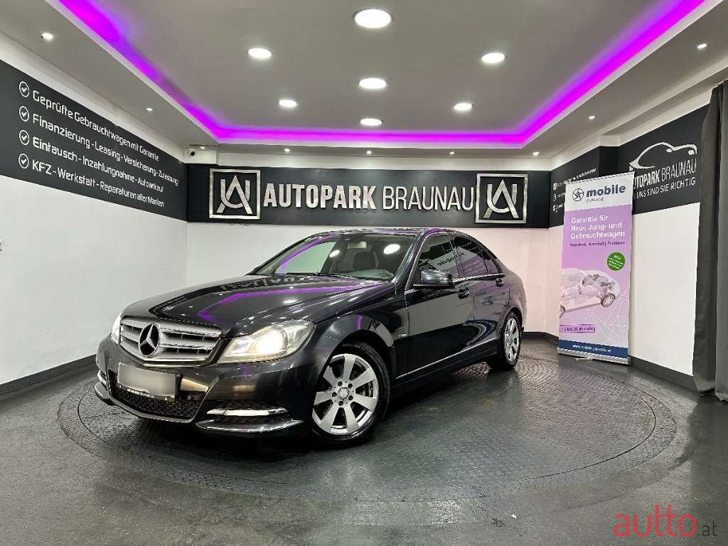 2011' Mercedes-Benz C-Klasse photo #1