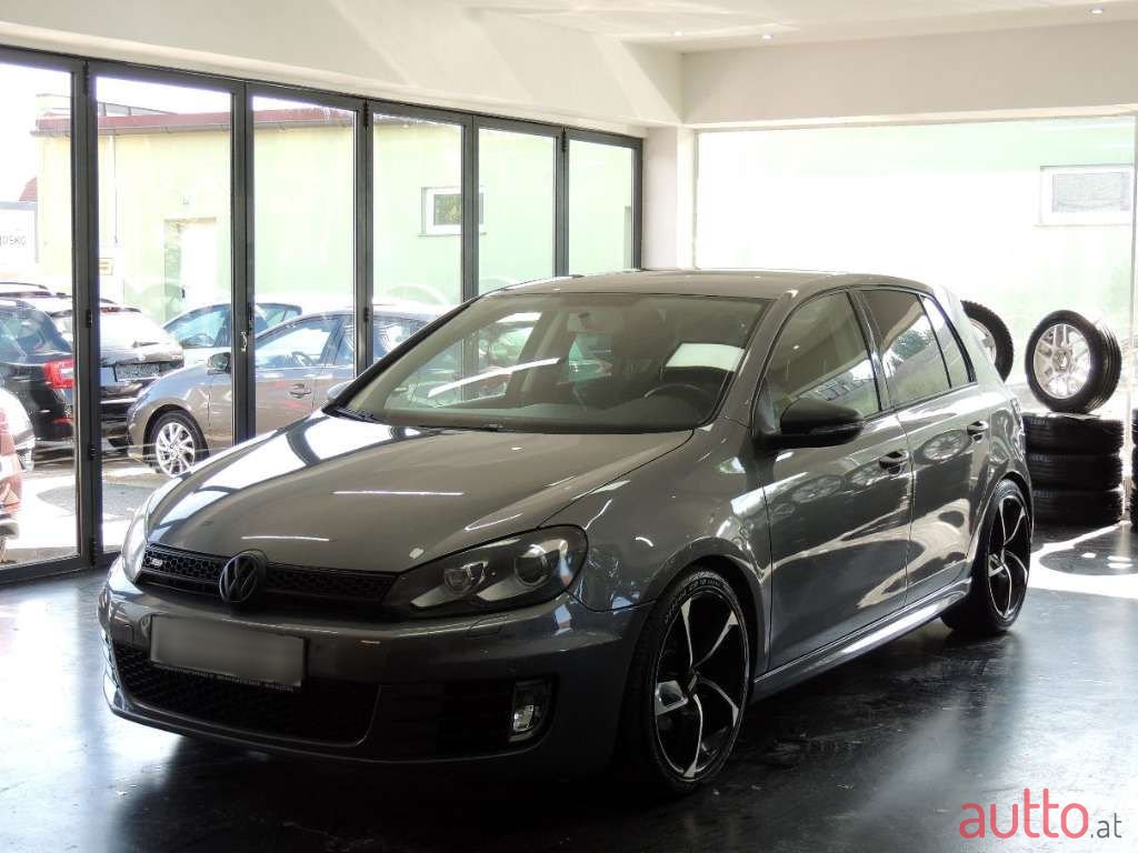 2010' Volkswagen Golf photo #1