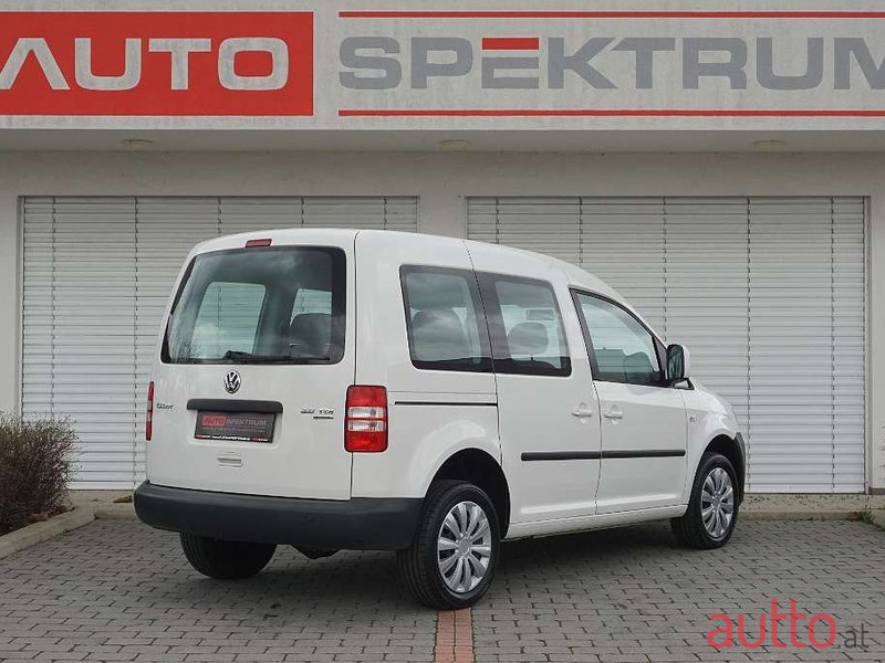 2015' Volkswagen Caddy photo #4