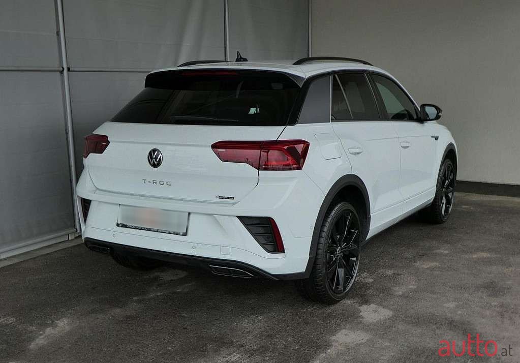 2022' Volkswagen T-Roc photo #3