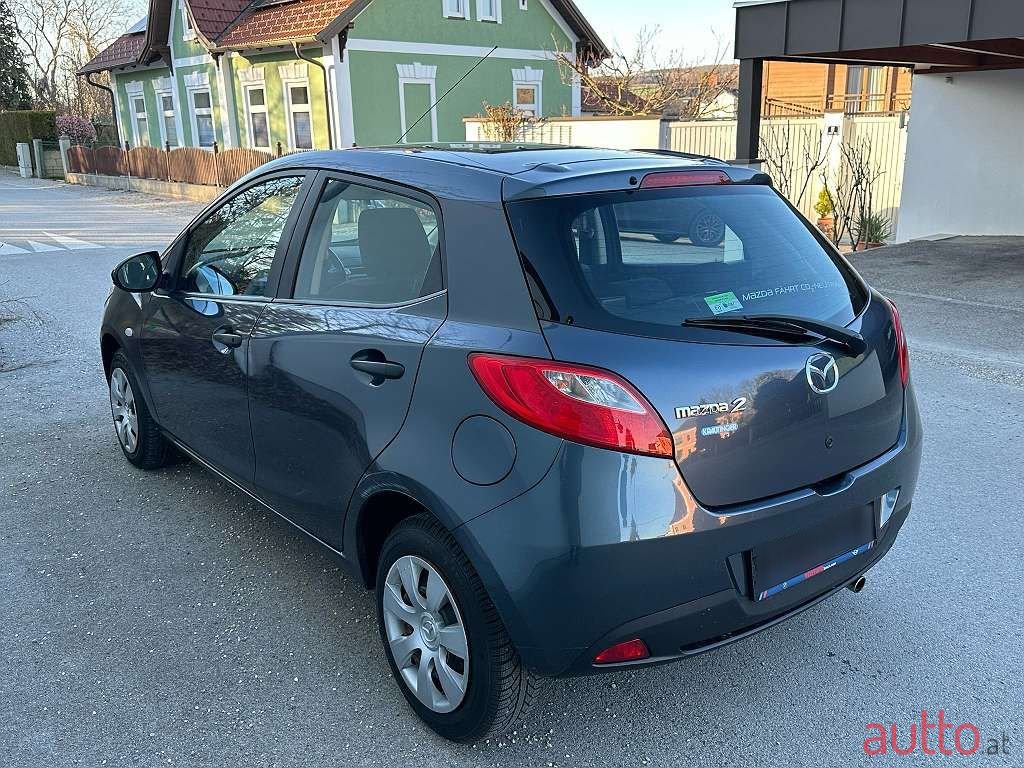 2010' Mazda Mazda2 photo #4