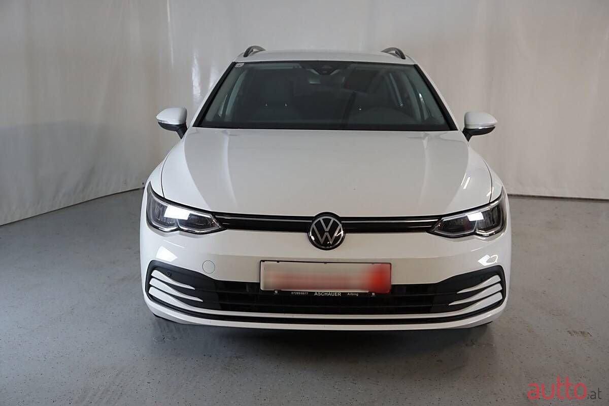 2022' Volkswagen Golf photo #2