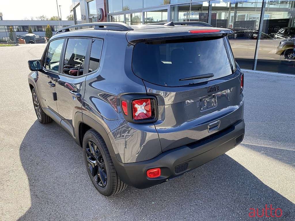 2022' Jeep Renegade photo #5