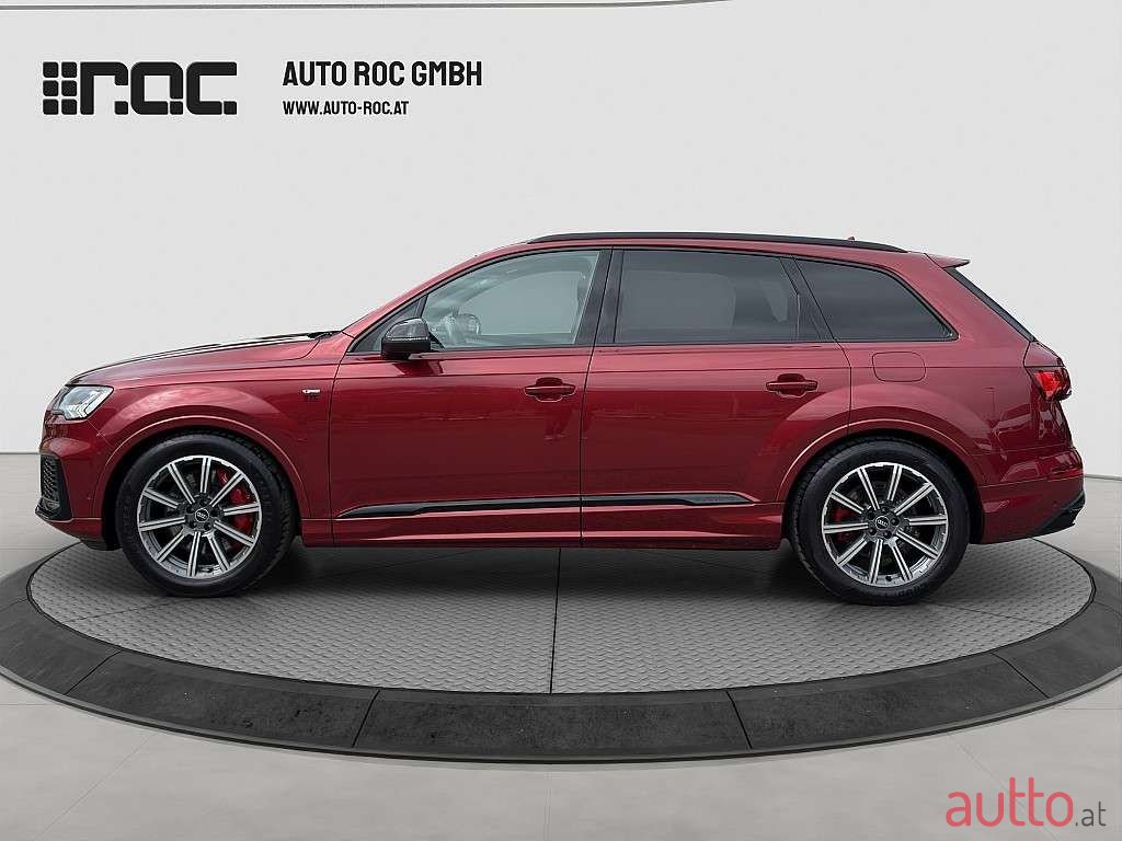 2021' Audi Q7 photo #2