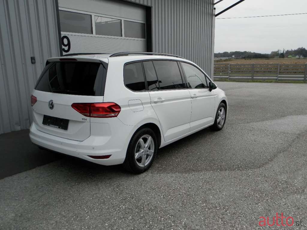 2015' Volkswagen Touran photo #5