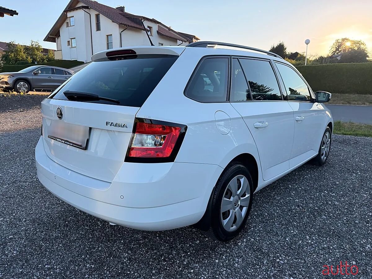 2015' Skoda Fabia photo #6