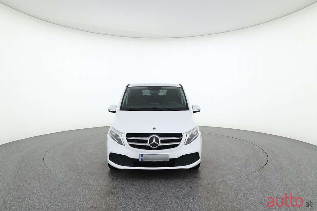 2020' Mercedes-Benz V-Klasse photo #2