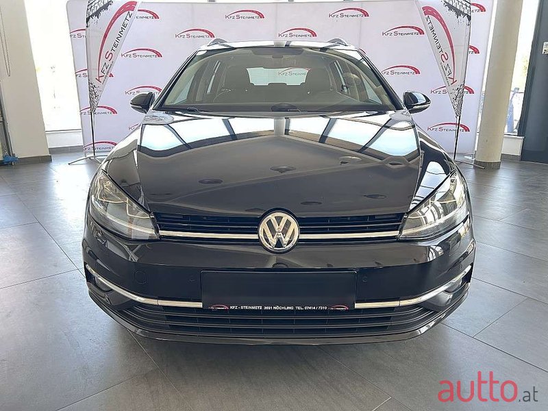 2019' Volkswagen Golf photo #2