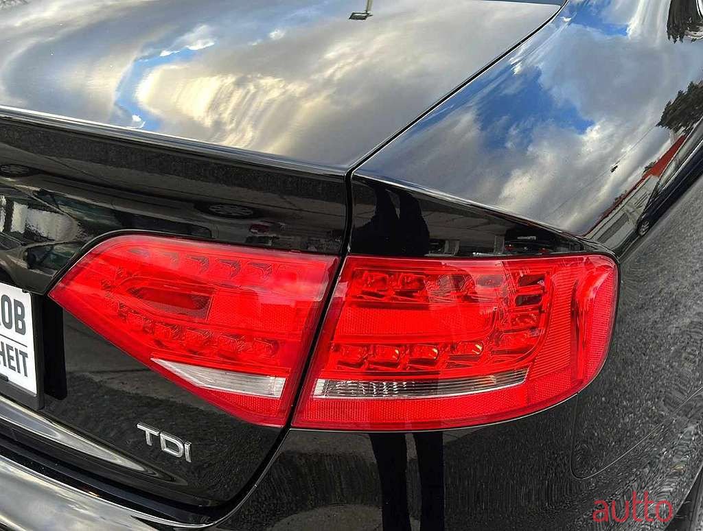 2012' Audi A4 photo #3