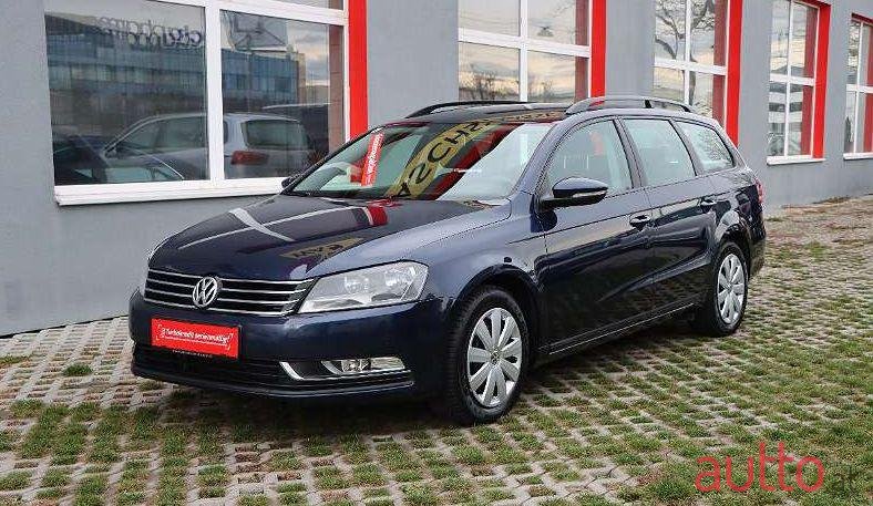 2012' Volkswagen Passat photo #1