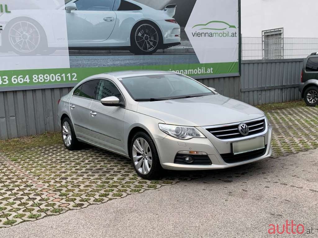 2010' Volkswagen Passat photo #1