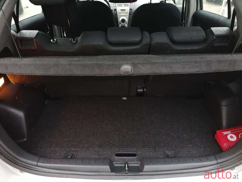 2007' Toyota Yaris photo #4