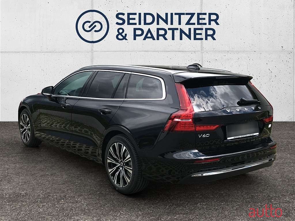 2024' Volvo V60 photo #3