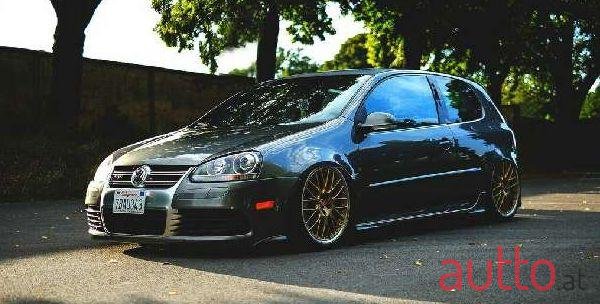 2008' Volkswagen Golf photo #2