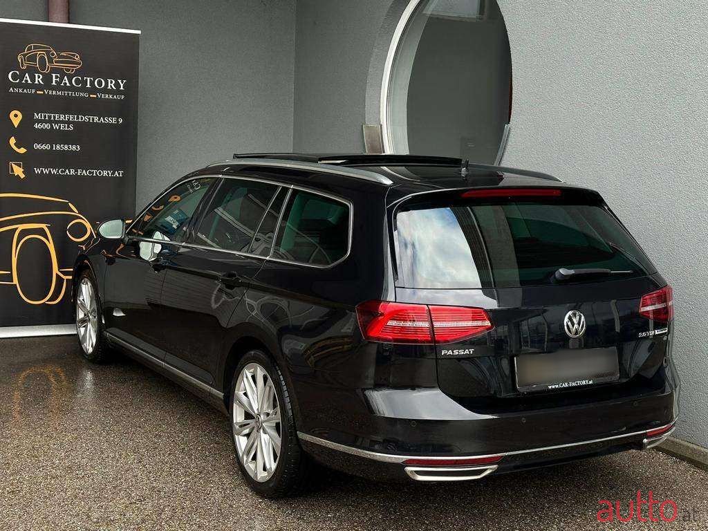2015' Volkswagen Passat photo #2