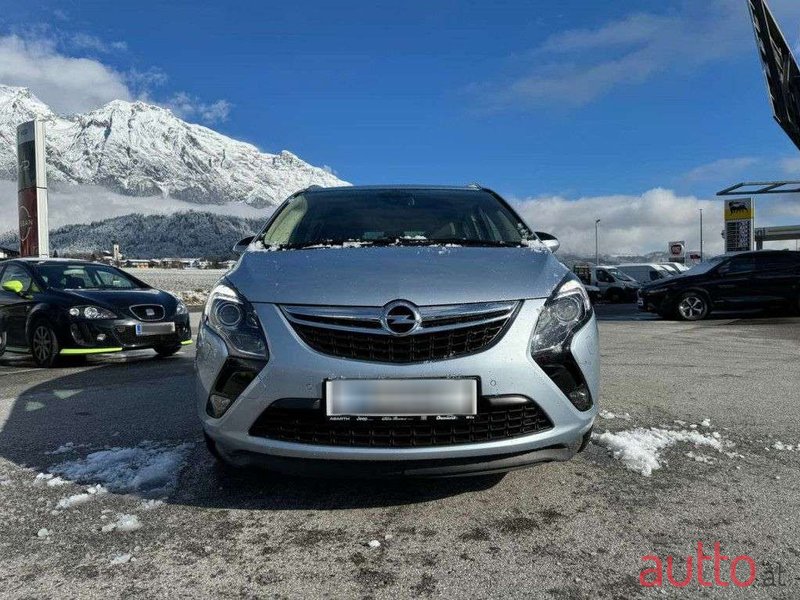 2015' Opel Zafira photo #3