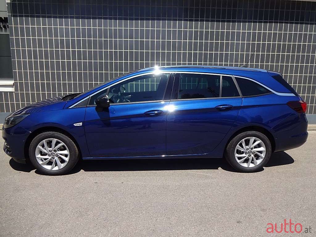 2021' Opel Astra photo #3