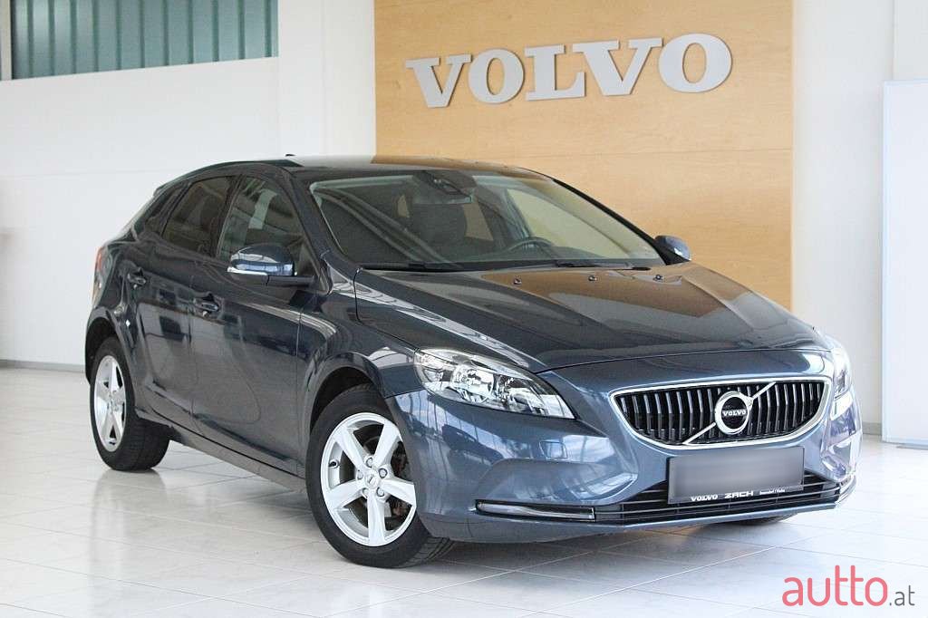 2018' Volvo V40 photo #1