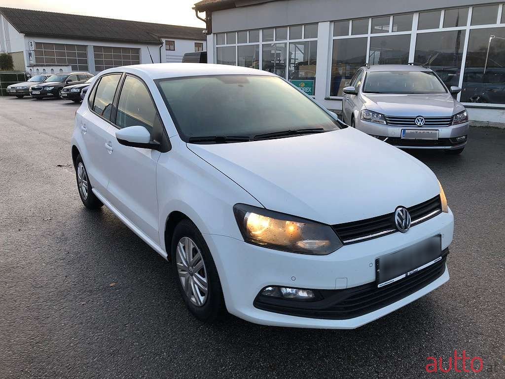 2017' Volkswagen Polo photo #3