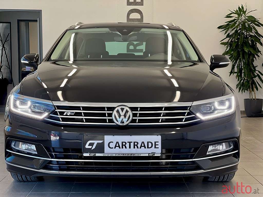 2018' Volkswagen Passat photo #2