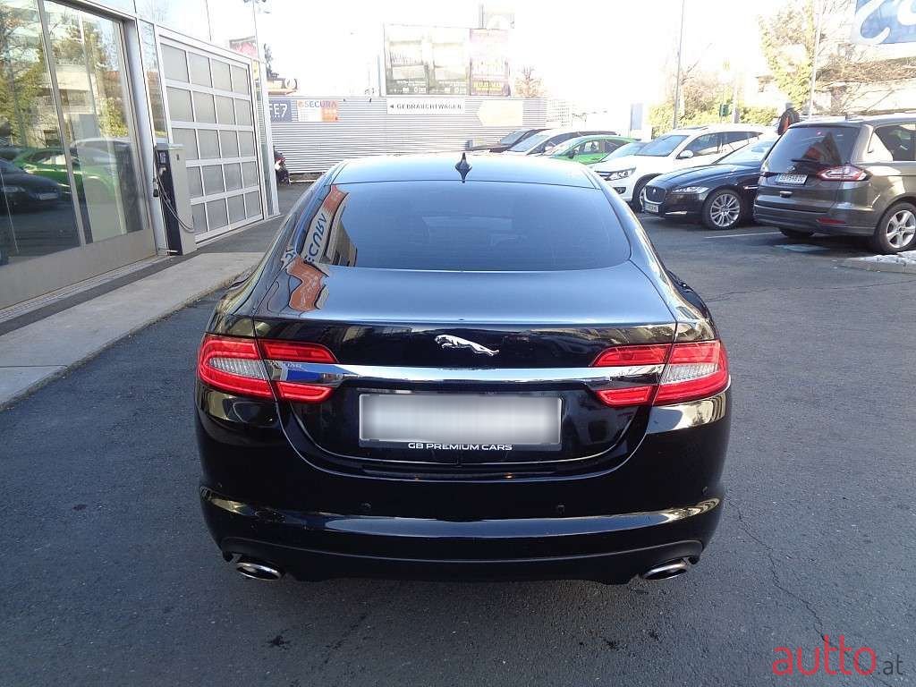 2014' Jaguar XF photo #4