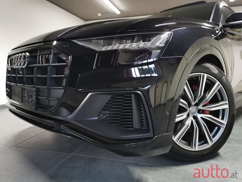 2020' Audi Q8 photo #1