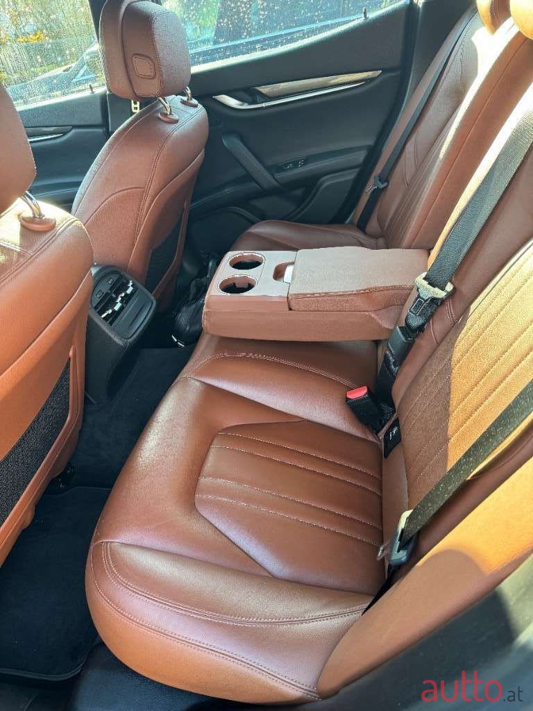 2018' Maserati Ghibli photo #6