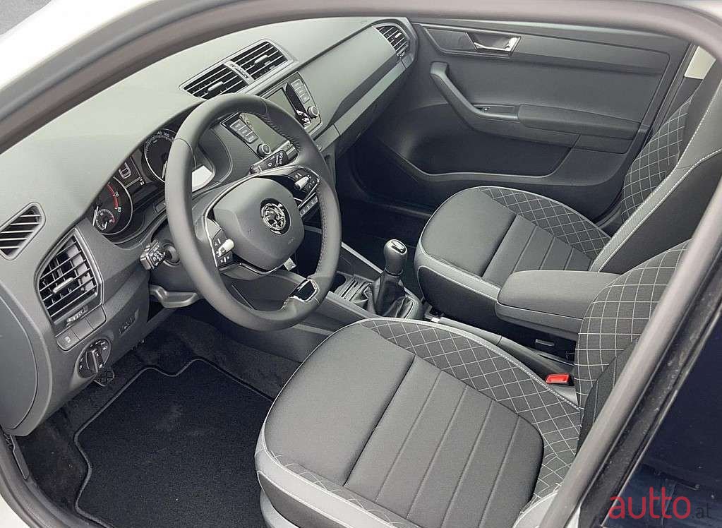 2023' Skoda Fabia photo #6