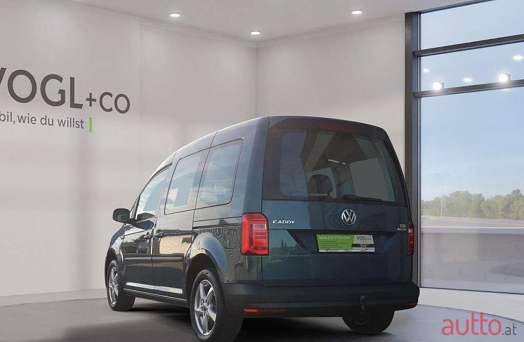 2015' Volkswagen Caddy photo #3