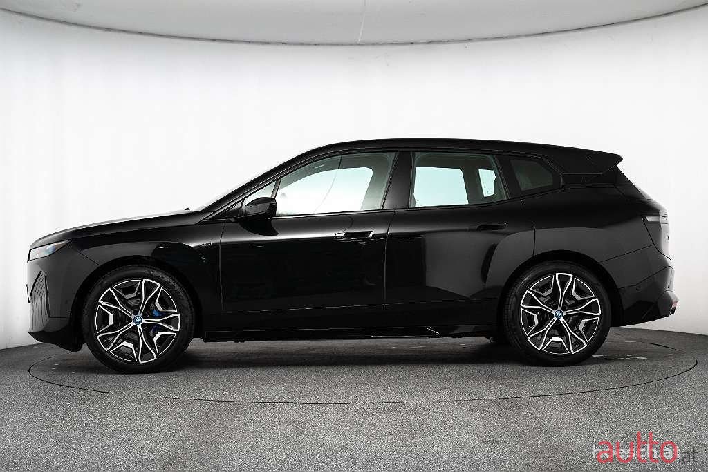 2023' BMW iX photo #3