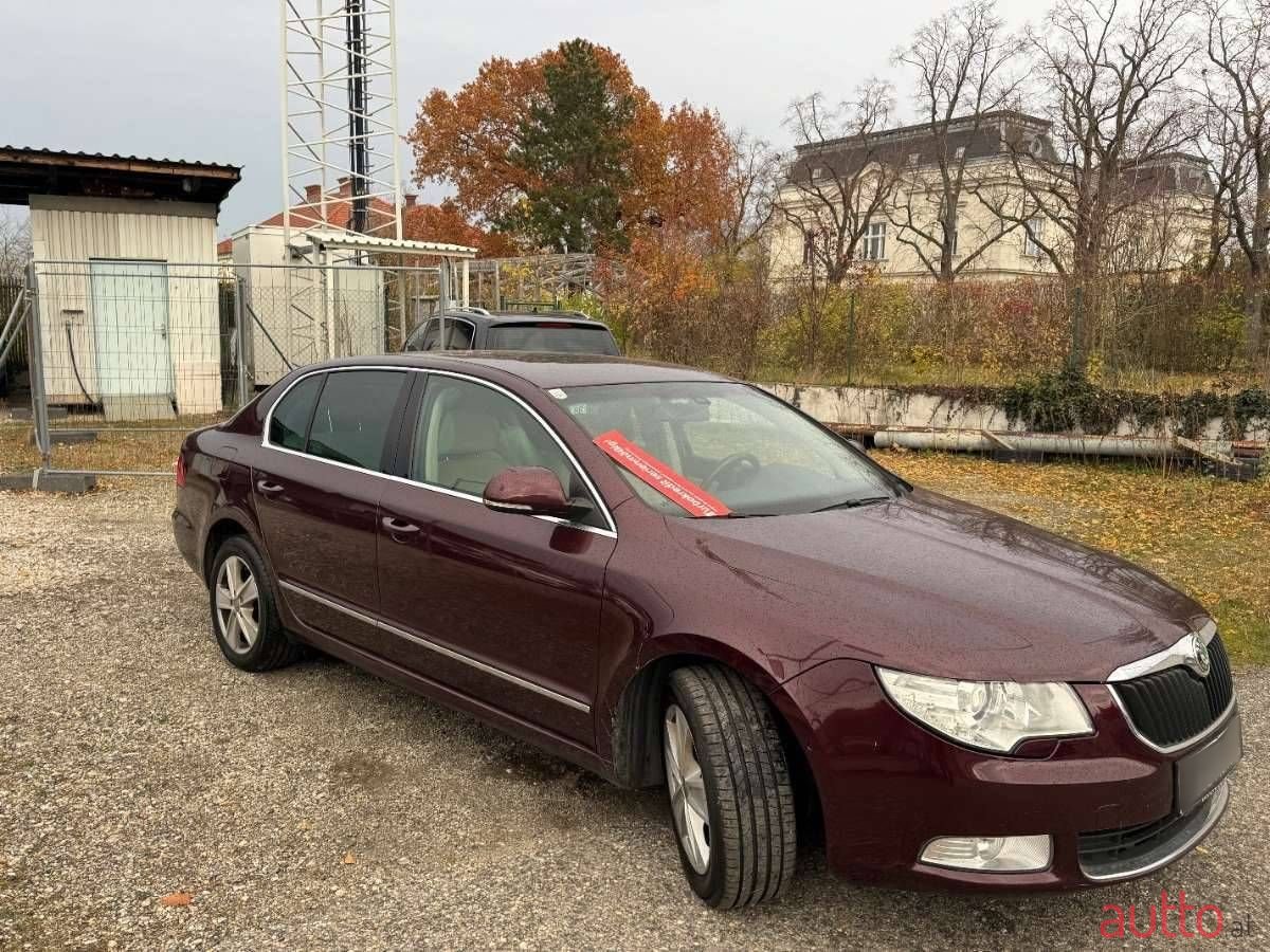 2009' Skoda Superb photo #3