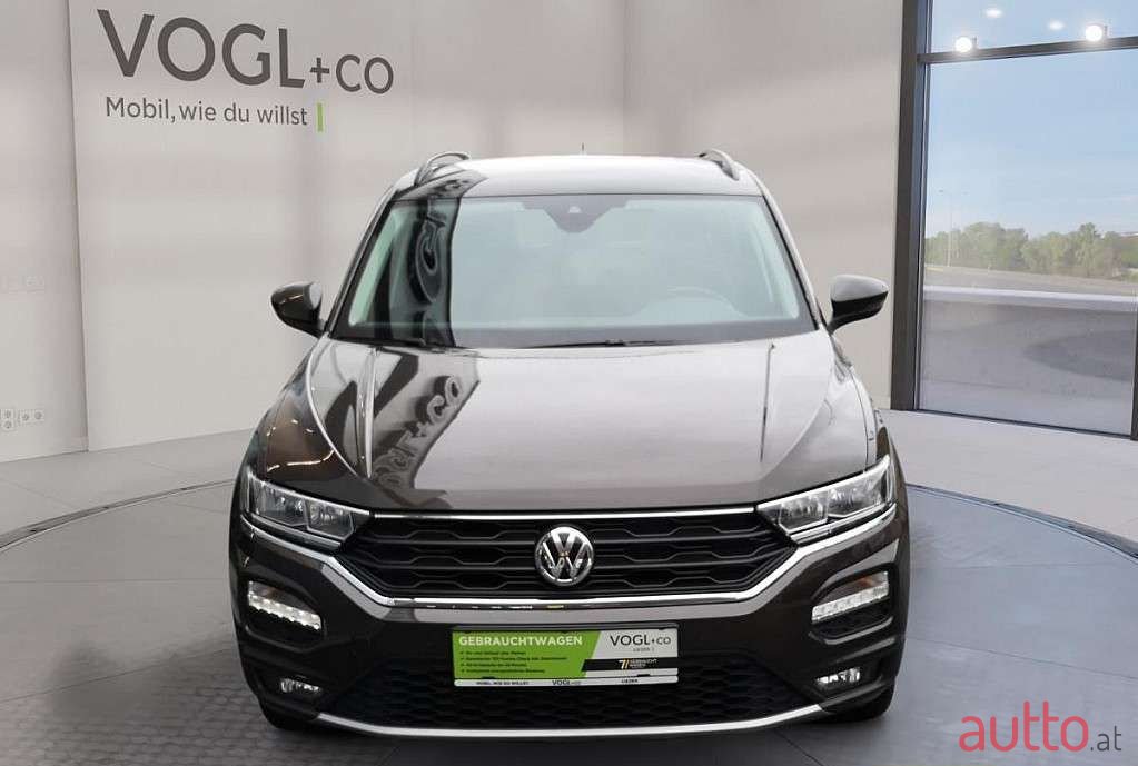 2019' Volkswagen T-Roc photo #6