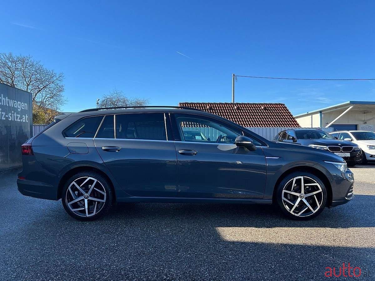 2021' Volkswagen Golf photo #2