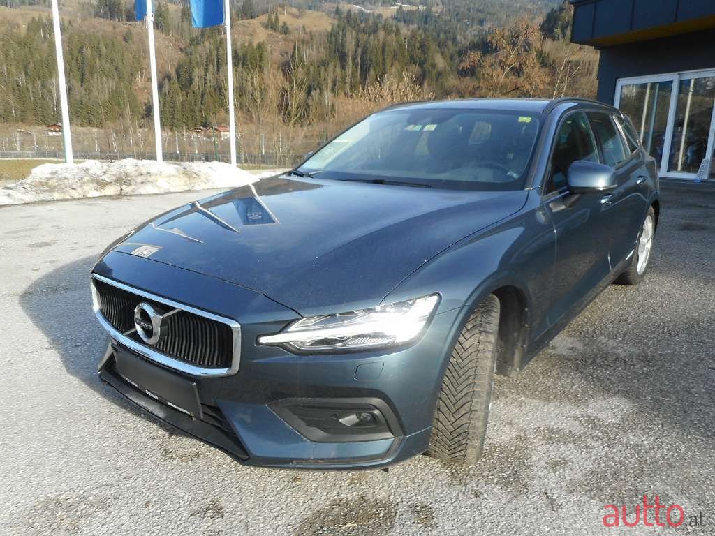 2019' Volvo V60 photo #2