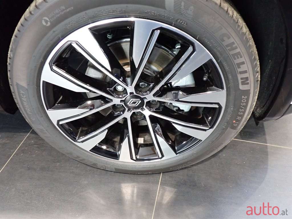 2023' Renault Austral photo #3