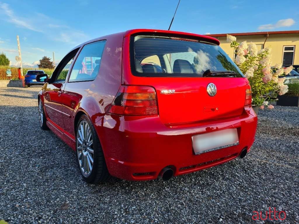 2002' Volkswagen Golf photo #6