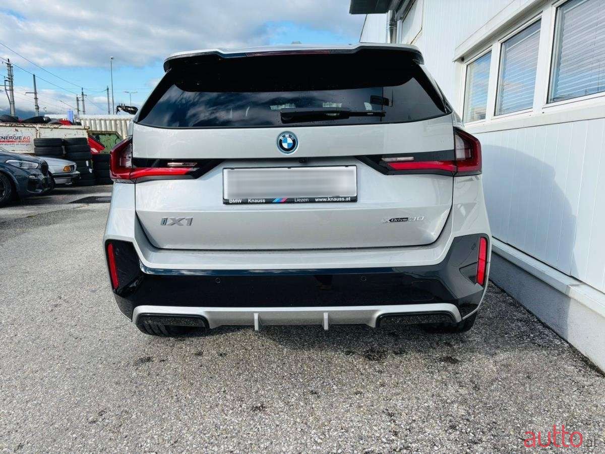 2023' BMW iX1 photo #4