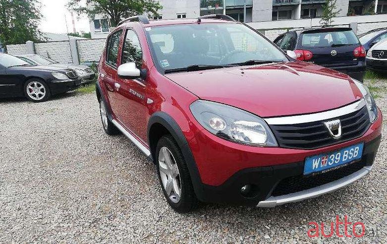 2012' Dacia Sandero photo #3