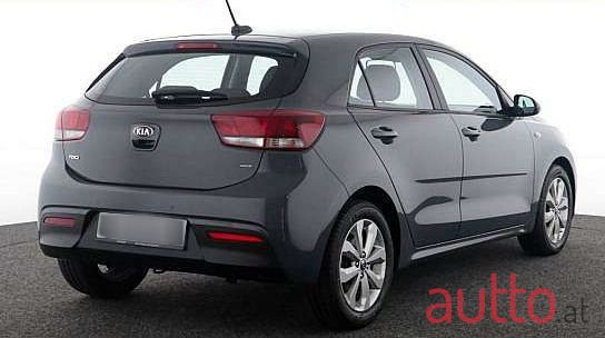 2020' Kia Rio photo #4