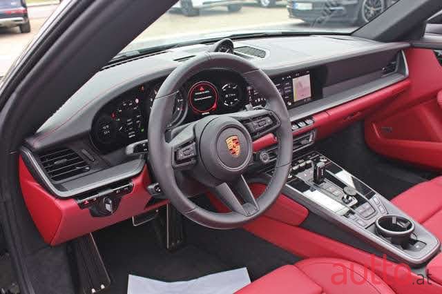 2019' Porsche 911 Carrera 4s photo #5