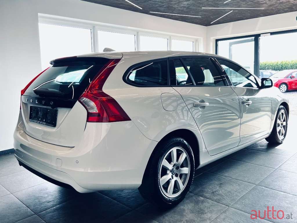 2015' Volvo V60 photo #4