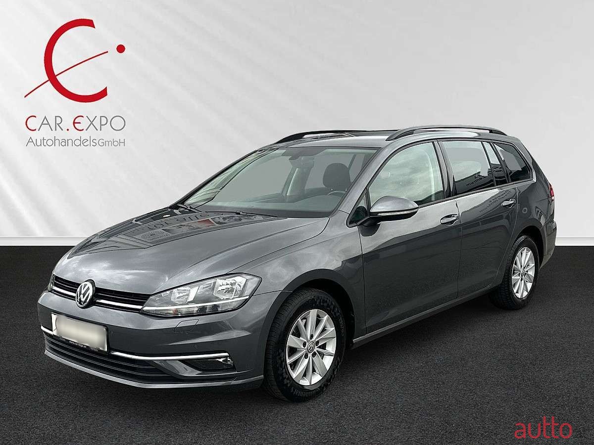 2020' Volkswagen Golf photo #1