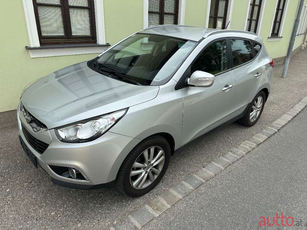 2011' Hyundai ix35 photo #1