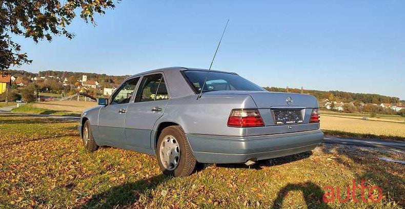 1994' Mercedes-Benz E-Klasse photo #1