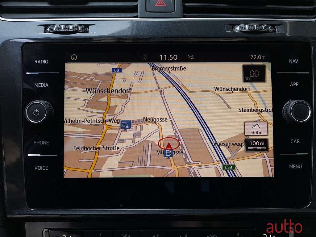 2020' Volkswagen Golf photo #3