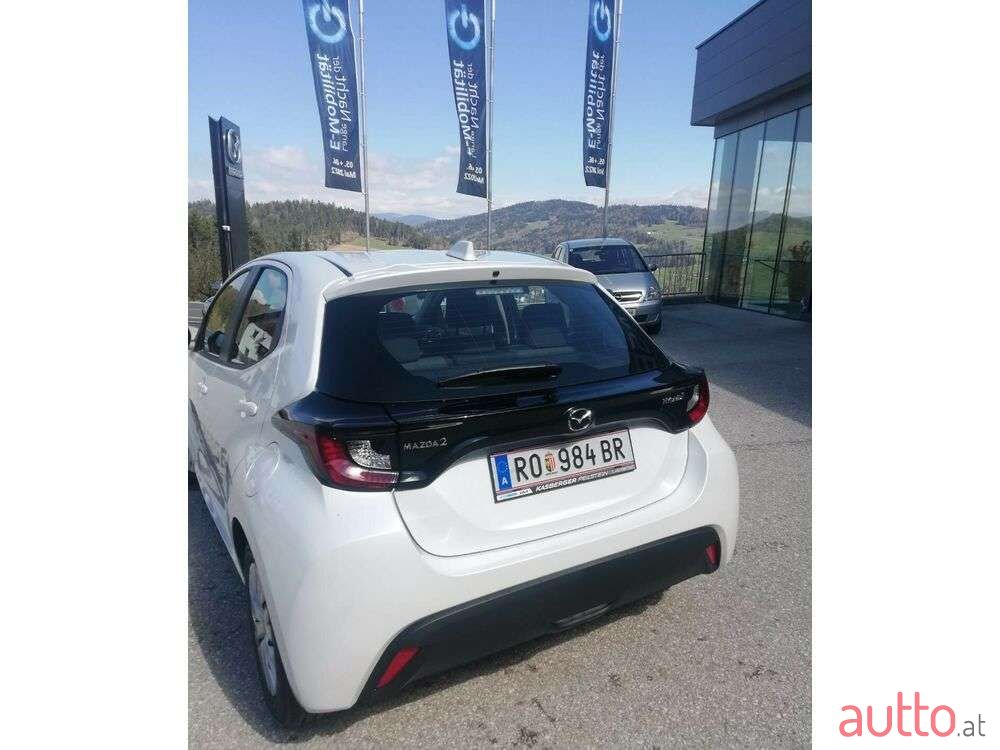 2022' Mazda Mazda2 photo #2