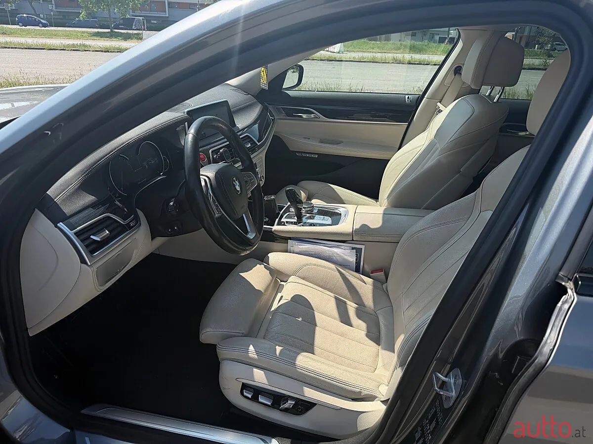 2017' BMW 7Er-Reihe photo #3