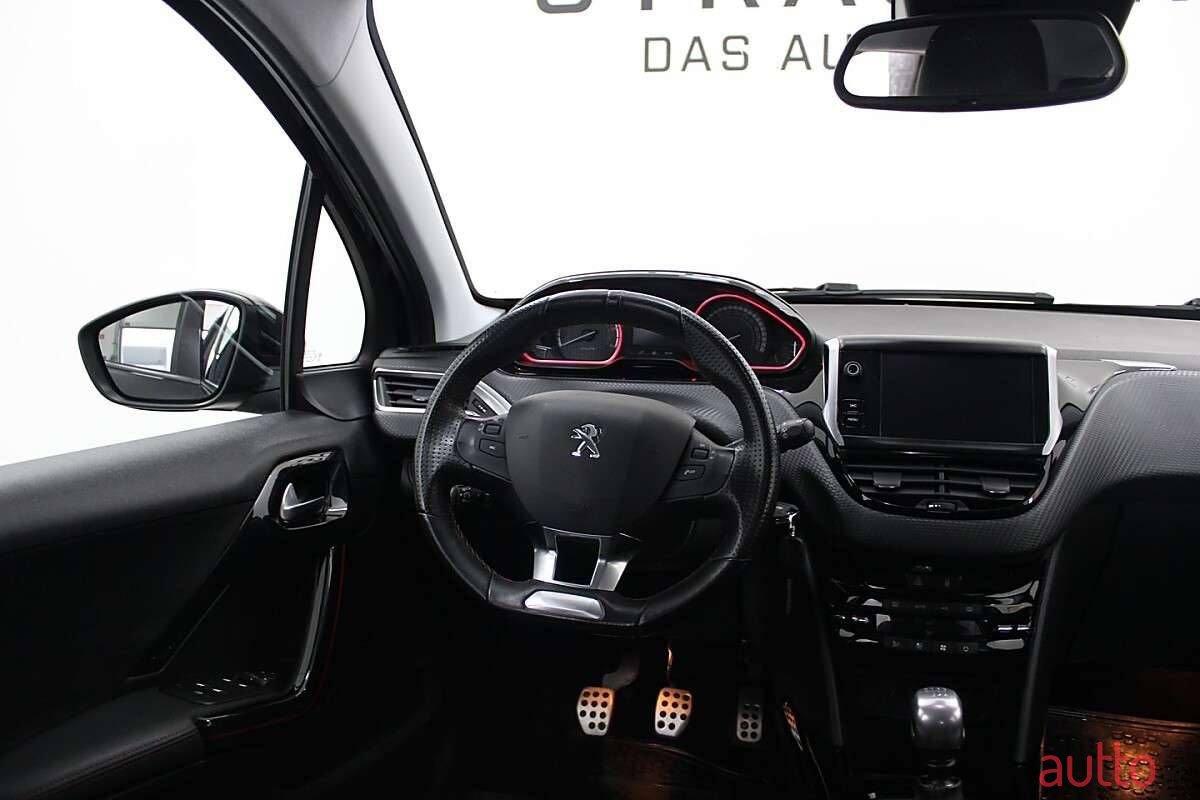 2018' Peugeot 2008 photo #6